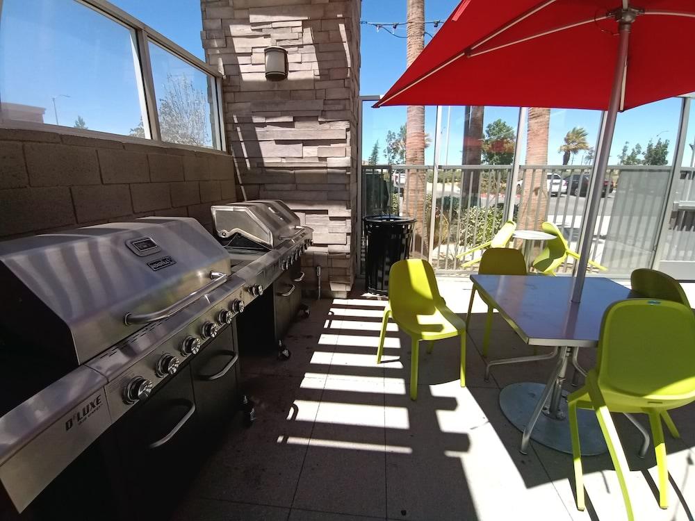 Home2 Suites By Hilton Palmdale Bagian luar foto