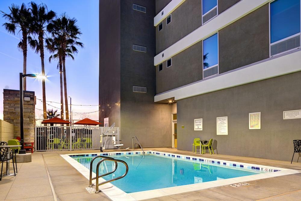 Home2 Suites By Hilton Palmdale Bagian luar foto
