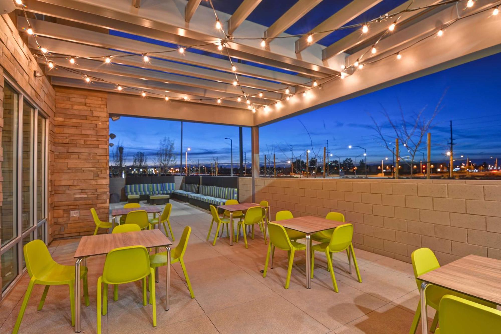 Home2 Suites By Hilton Palmdale Bagian luar foto