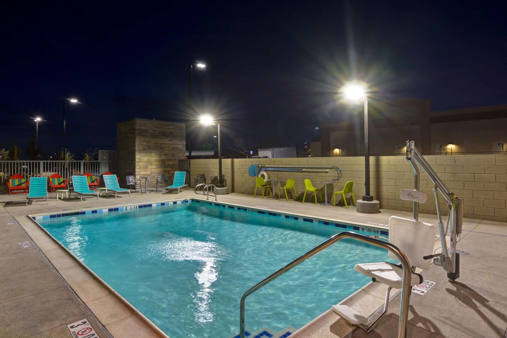 Home2 Suites By Hilton Palmdale Bagian luar foto