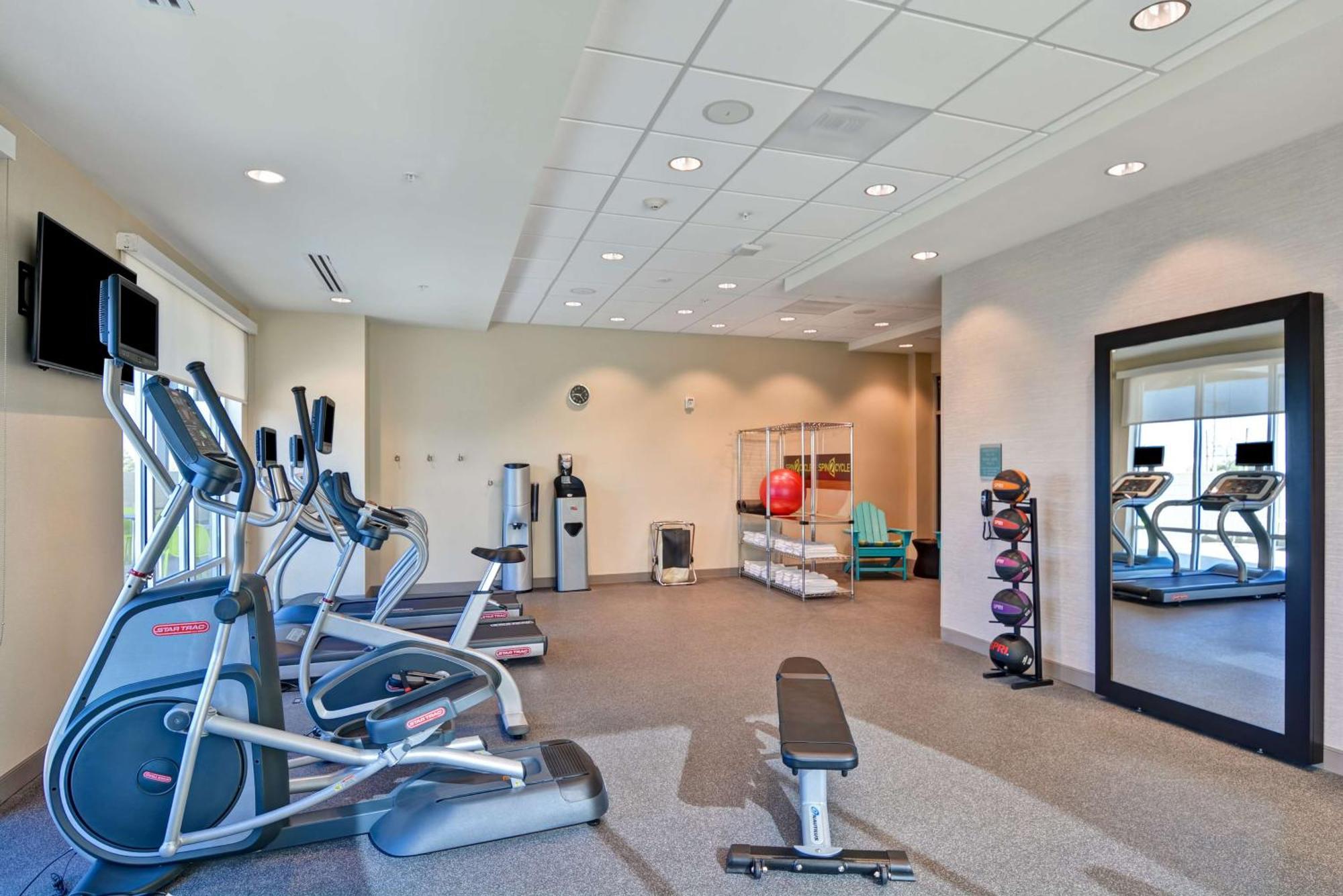 Home2 Suites By Hilton Palmdale Bagian luar foto